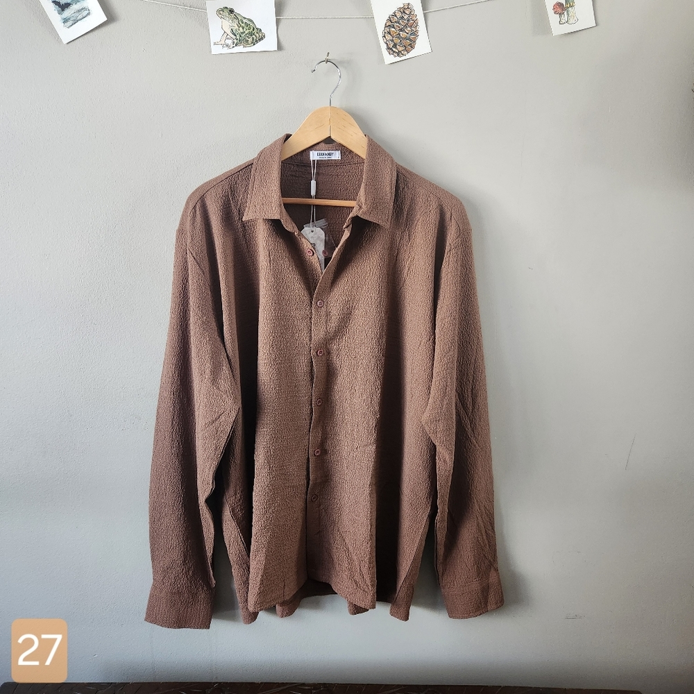 NWT Light and Airy Textured Blouse L
